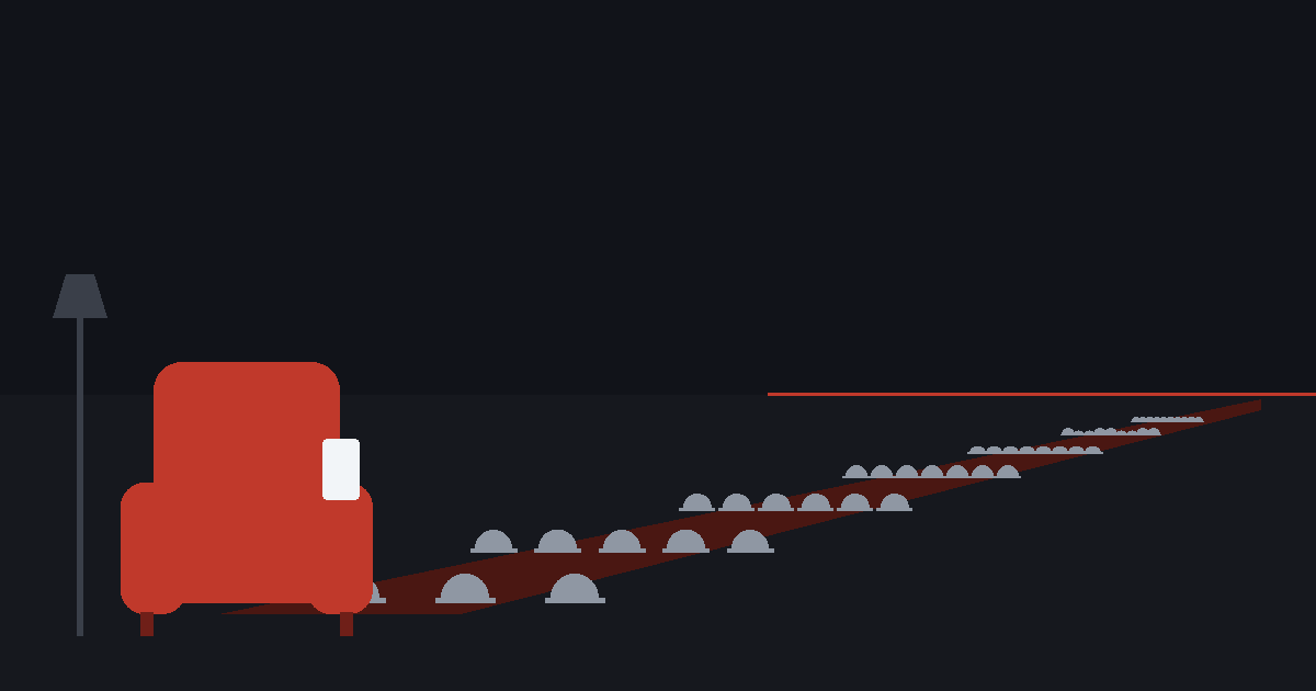 Illustrazione vettoriale su fondo scuro: a sinistra una poltrona rossa accanto a una lampada da terra, con uno smartphone acceso appoggiato sul bracciolo. Dalla poltrona parte una lunga ombra rosso scuro che attraversa il pavimento fino all'orizzonte, coperta da file di elmetti militari grigi che rimpiccioliscono in lontananza.